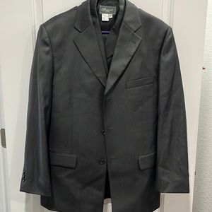 Mens 3 piece suit Luccesso